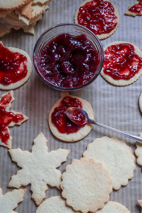 Classic Linzer cookie recipe - BigCrazyLife