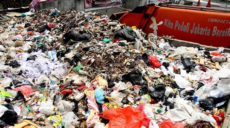 Penumpukan Sampah Masih Terjadi Di Tps Jakarta Aktual