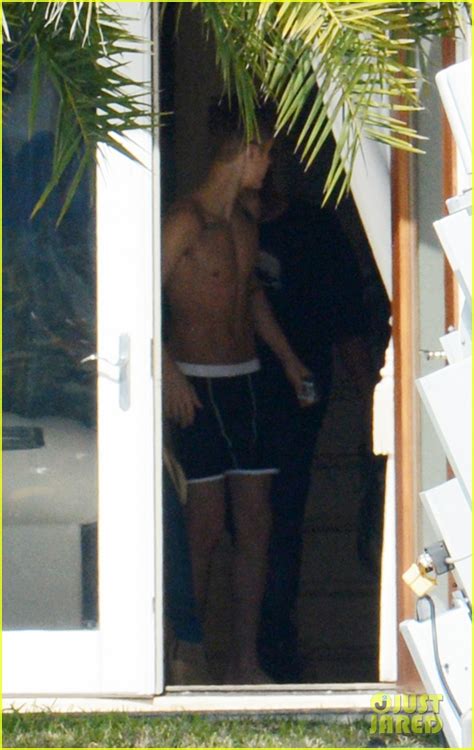 Justin Bieber Shirtless Underwear Clad In Miami Photo 527517