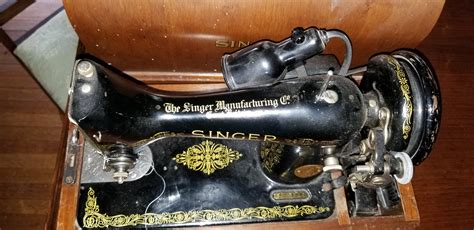 Singer Sewing Machine In Bentwood Case Collectors Weekly