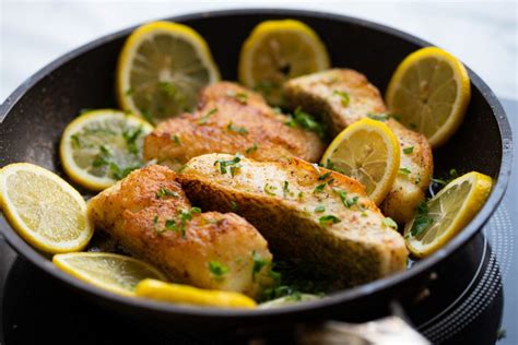 Lemon Garlic Herb Sea Bass - WellForHer