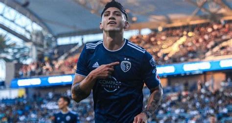 Alan Pulido Recibe Importante Reconocimiento De La Mls En Medio De