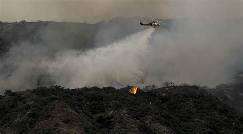 San Diego Wildfires Hundreds Of People Forced To Evacuate Across West