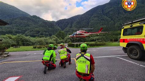 Cade In Montagna Soccorso Dallelicottero Enne In Ospedale