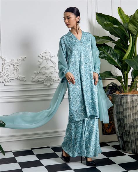 Zieya Green Paisley Printed Long Blouse And Skirt Set V A R I A N T E