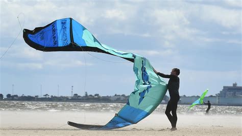 Weather Cold Blast Dangerous Winds Hit Victoria As Qld Reaches 35c