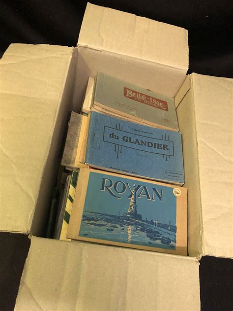 France Et Divers Un Carton D Environ 80 Carnets De Cartes Postales