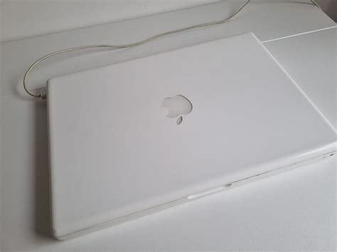 White Macbook Pro