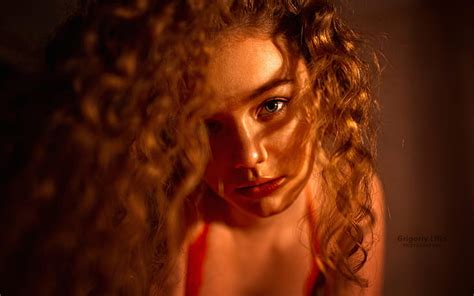 Alina Zaslavskaya Women Model Brunette Curly Hair Face Portrait