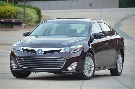 2014 Toyota Avalon Hybrid Review AutoTalk