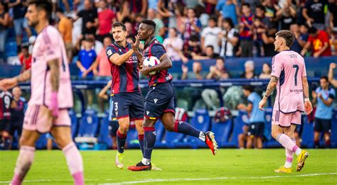 Cr Nica Y Ficha Del Levante Ud Vs Real Oviedo De La Liga Hypermotion