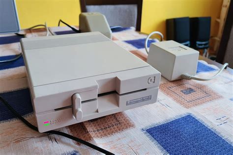 Stacja Dysk W Commodore Ii Sprawna Dla C