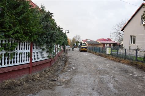 Rozpoczął się remont ulicy Targowej Miasto i Gmina Szydłów