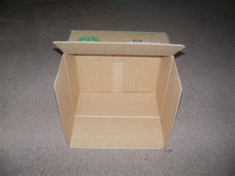 ツ ツ Cardboard Nesting Box Project ツ ツ Backyard Chickens Learn How