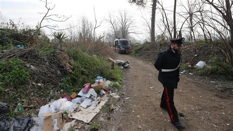 Napoli Cadavere Carbonizzato Ritrovato A Grumo Nevano Lapresse