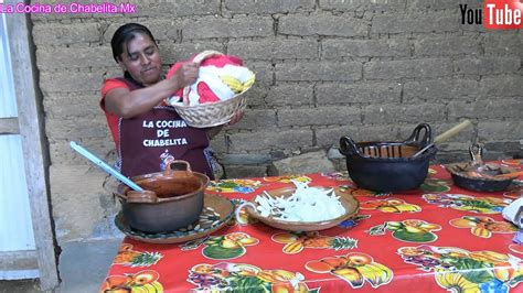 As Se Preparan Unos Ricos Tacos De Canasta Con Chorizo Papas Y Frijol