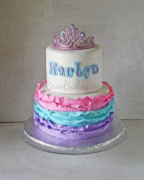 10 Pretty Princess Cakes