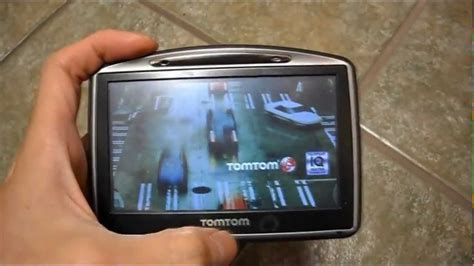 Review TomTom Go 730 GPS Blue Tooth FM Tuner Text To Speech Spoken