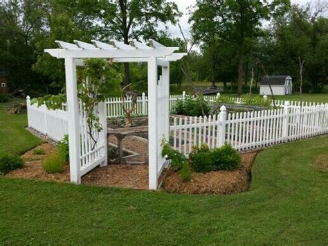 Enchanting White Garden Fence Ideas