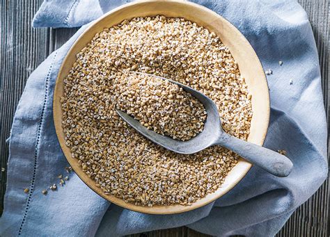 Steel Cut Oats Vs Rolled Oats Whats The Difference Purewow