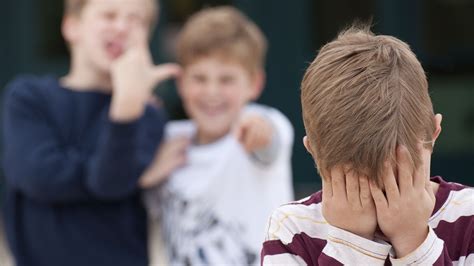 Le Vrai du Faux Junior répond aux questions sur le harcèlement scolaire