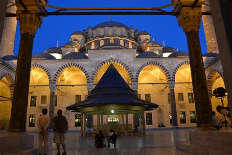 İstanbulun İhtişamlı Camii Rehberi sizlerle İstanbulun Gezip