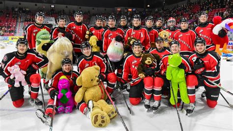 Teddy Bear Toss Goal Moose Jaw Warriors Kalem Parker Youtube