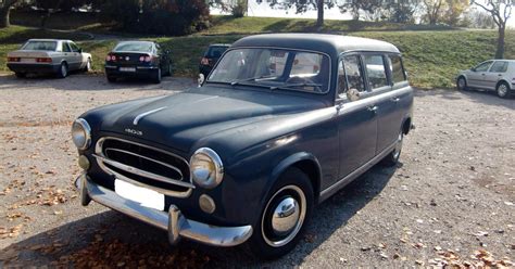 Peugeot 403 Break Une Voiture De Collection Proposée Par Suzanne D