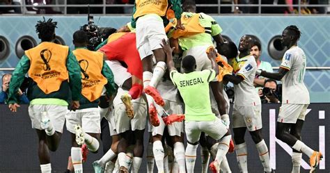 World Cup Senegal Beat Ecuador 2 1 To Qualify For Knockout Stage