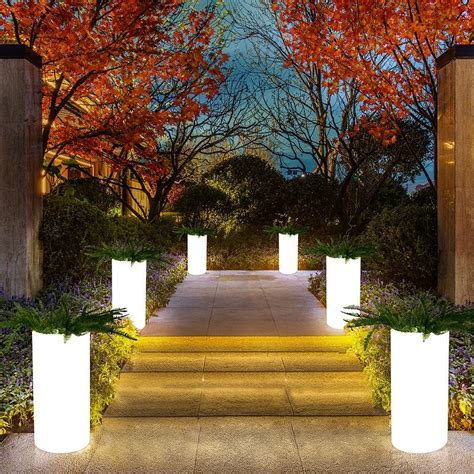 IP 68 Fashion Shaped Colorful Garden PE Plastic Planter LED Light