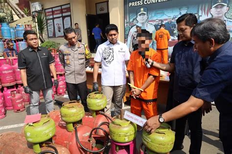 Polda Banten Ungkap Kasus Penyuntikan Tabung Gas Kg Dan Kg Dua