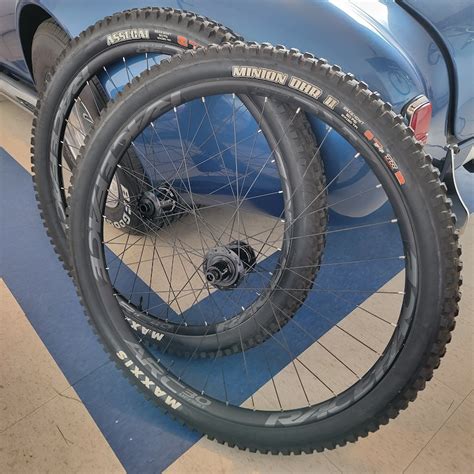 2022 Race Face ARC30 Wheelset With Vault Hubs And New Tires For Sale