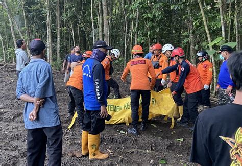 Ledakan Petasan Di Blitar Potongan Badan Terlempar Meter Di Area