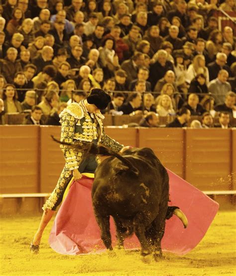 Castella Y Roca Rey Cortan Una Oreja En La Apertura De La Temporada En