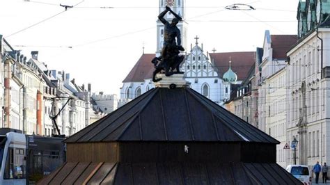 Augsburg Verhüllte Brunnen Ist Beheiztes Wasser Eine Lösung