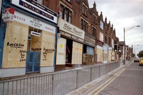 Harehills In The 1980s 19 Photos Showcase A Decade Of Boarded Up Shops