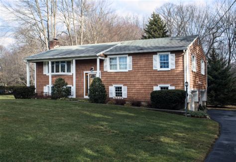 CertainTeed Monogram Vinyl Siding Norwalk CT Traditional House