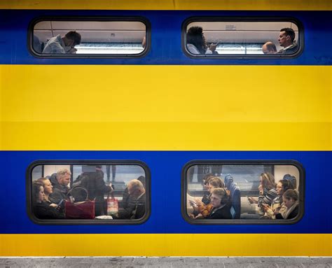 Grote meerderheid FNV-leden NS stemt voor nieuwe cao, stakingen van de