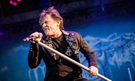 El Vocalista De Iron Maiden Afirma Que Su Banda Es Mejor Que Metallica