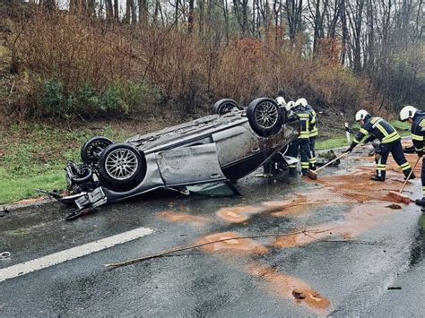 Mehrere Einsätze über Feiertage Schwerer Verkehrsunfall auf der