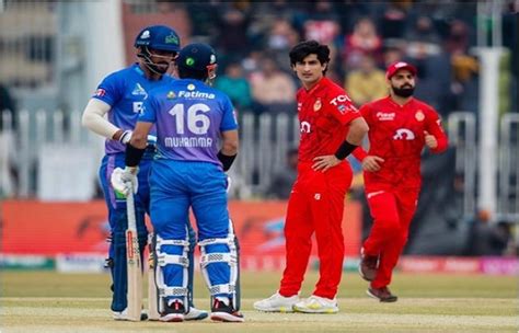 Psl 9 Islamabad United Qualify For Playoffs With Narrow Win Over