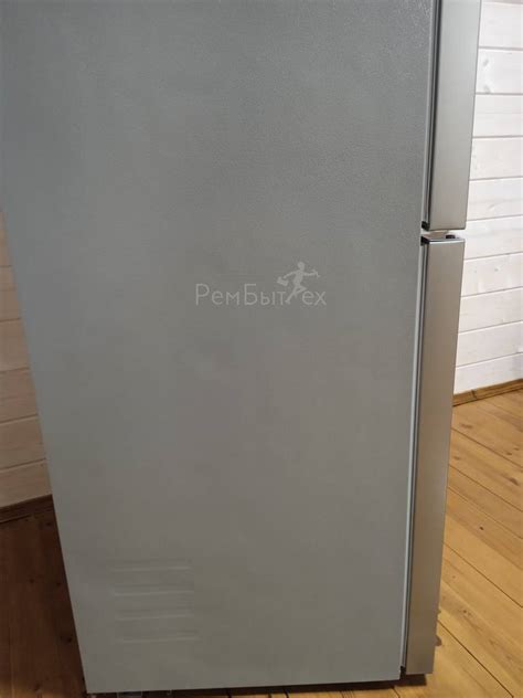 Холодильник Candy CCRN 6200 S, новый, на боковых стенках есть вмятины ...