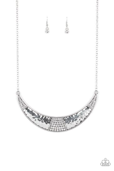 Paparazzi Vintage Vault Stardust White Necklace And Earring Set