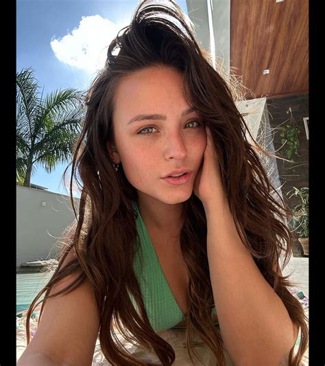 Foto Pais de Larissa Manoela venderam mansão da atriz em Orlando EUA