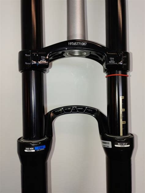 ROCK SHOX vilice Boxxer RC 200mm 27 5ˇ