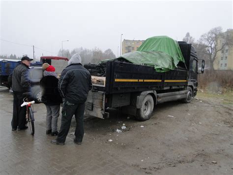 W Giel Od R Ki Ywe Karpie Sztuczne Choinki Zimowe Ubrania Na Targu