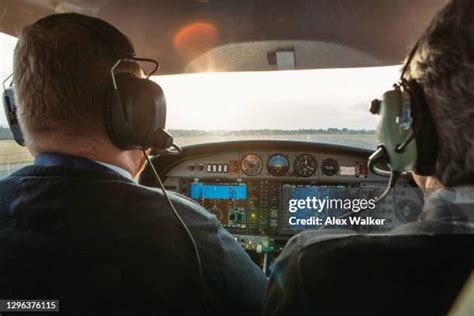 Twin Engined Plane Photos and Premium High Res Pictures - Getty Images