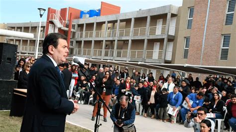 El gobernador Zamora dejó inaugurado el moderno complejo habitacional