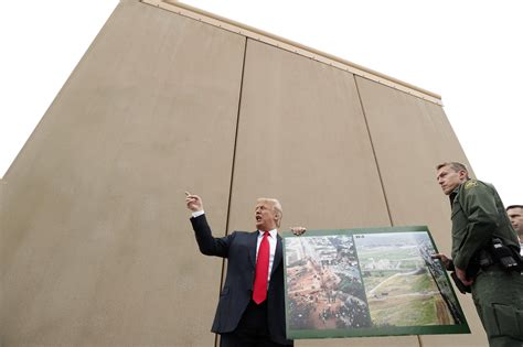 Los prototipos de muro con México entre los que eligirá Trump