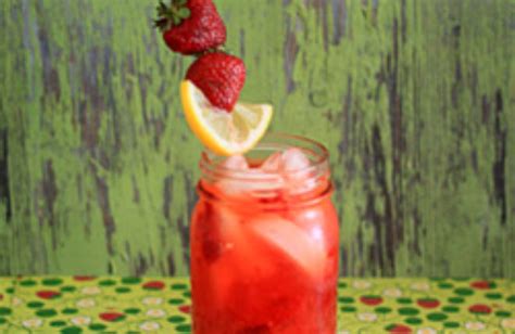 Fresh Strawberry Lemonade By The Glass Kitchen Treaty